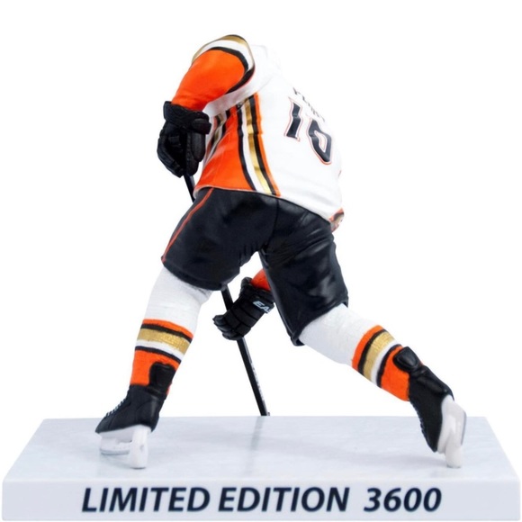 NHL Figure 6-Inch Corey Perry - Picture 3 of 6